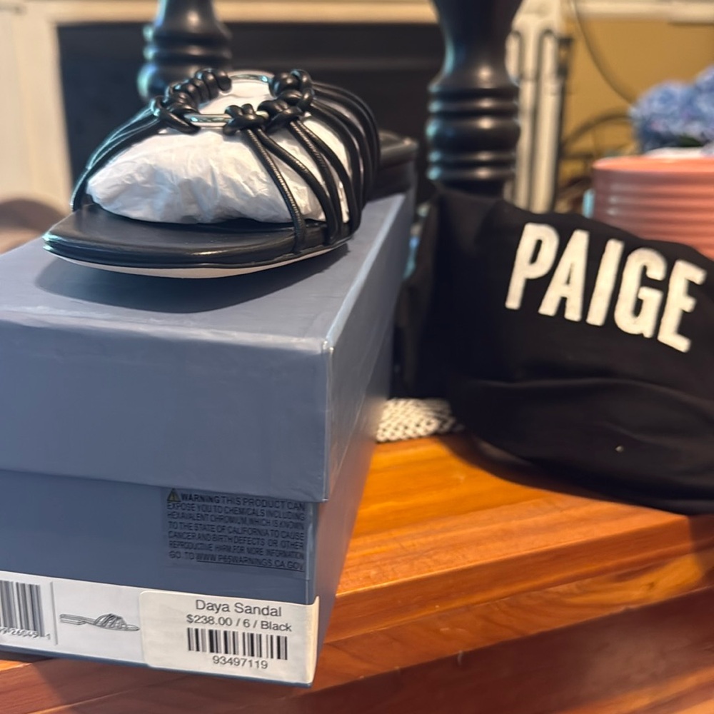 Paige Daya Sandal black size 6.
